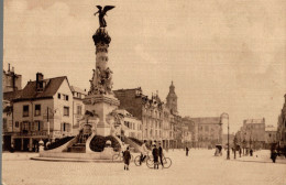 CPA Reims Fontaine Subé, Place - Animée - Reims