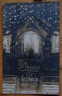 Carte-photo De L'intérieur D'une église - Roses - Hommage à Ste-Thérèse De Lisieux - (n°29108) - Santi
