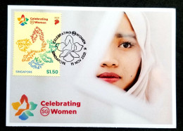 Singapore Celebrating Women 2021 Mother Love (maxicard) - Singapur (1959-...)