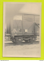 PHOTO TRAINS Wagon Couvert SNCF Dans Les Années 60 - Eisenbahnen