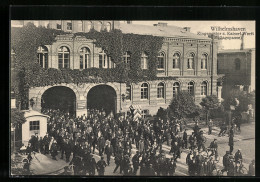 AK Wilhelmshaven, Eingangstor Zur Kaiserl. Werft (Mittagspause)  - Wilhelmshaven