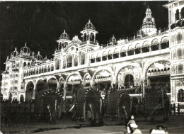 (1) Photo Originale 13x18 - Palais Du Maharaja De Mysore "Grand Roi Des Lumières Et Des Mille Eléphants" - Années 60 - Éléphants