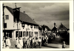 Photo CPA Bermatingen Im Bodenseekreis, Priester-Primiz, Ca. 1958, Prozession - Sonstige & Ohne Zuordnung