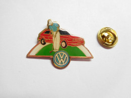 Beau Pin's , Auto VW VAG Volkswagen Golf , Golf , Verso Quadrillé - Volkswagen
