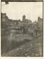 PHOTO DE 12 X 9 CMS RETHEL EN RUINES VUE PRISE DEPUIS L'AISNE - Guerre, Militaire