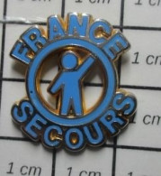 912B Pin's Pins / Beau Et Rare / MARQUES / FRANCE SECOURS Par DECAT - Trademarks