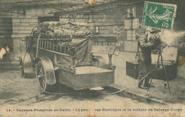 SAPEURS-POMPIERS DE PARIS-le Propulseur Electrique Et La Voiture Du Salvage Corps - Sapeurs-Pompiers