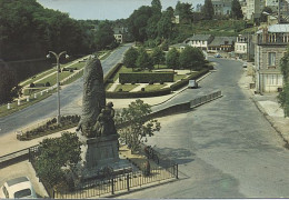 X111290 COTES DU NORD D' ARVOR QUINTIN MONUMENT AUX MORTS PLACE DE LA BELLE ETOILE - Quintin