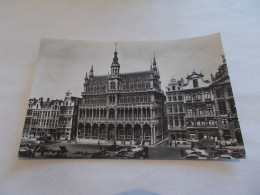 BRUXELLES  ( BELGIQUE )  GRAND PLACE  MAISON DU ROI  ANIMEES  VIEILLES AUTOS - Plazas