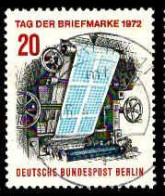 Berlin Poste Obl Yv:404 Mi:439 Tag Der Briefmarke Machine D'impression (TB Cachet Rond) - Usati