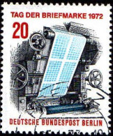 Berlin Poste Obl Yv:404 Mi:439 Tag Der Briefmarke Machine D'impression (Beau Cachet Rond) - Gebruikt