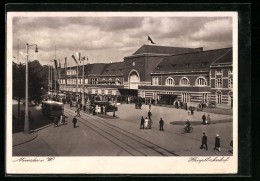 AK Münster I. W., Hauptbahnhof Mit Passagieren Auf Dem Vorplatz  - Münster