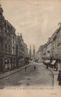 50 , Cpa  SAINT  LO , La Rue Du Neufbourg Et L'Eglise Notre Dame (15103.V.24) - Saint Lo