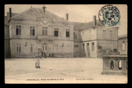 55 - LEROUVILLE -  PLACE DE L'HOTEL DE VILLE - EDITEUR HUAULT - Lerouville