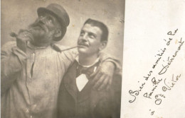 Carte Photo De 2 Fumeurs De Pipi - Carte Envoyée De Bruxelles 1902 - Personen
