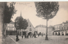 EYMET....place Gambetta  Edit  Gillet  No.13 - Eymet