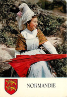 Folklore - Normandie - Basse-Normandie - Jeune Paysanne En Costume De Fête Coiffée Du Bonnet Rond De Pont-de-l'Arche (18 - Trachten