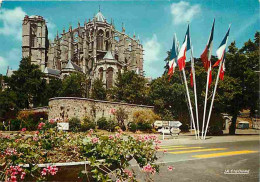 72 - Le Mans - La Cathédrale Saint Julien - La Place Des Jacobins - Fleurs - CPM - Voir Scans Recto-Verso - Le Mans