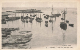 Lesconil * Le Port à Marée Basse * Bateaux - Lesconil