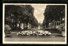 AK Krefeld, Ostwall Mit Strassenbahn  - Tramways