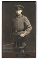 Fotografie J. Zoerb, Minden I. W., Soldat In Feldgrau Uniform Rgt. 255  - Anonieme Personen