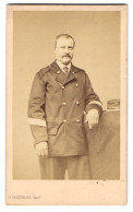 Photo V. Christanier, Paris, Französischer Beamter En Uniforme Avec Nummer 8 Auf Der Mütze  - Anonieme Personen