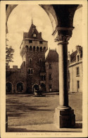 CPA Blanzy Saône Et Loire, Chateau Du Plessis, Innenhof - Other & Unclassified