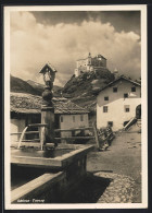 AK Tarasp, Brunnen Mit Wegkreuz Und Schlossblick  - Tarasp