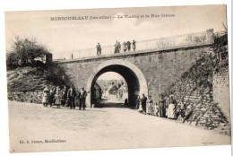 MONDOUBLEAU VIADUC ET RUE CREUSE TRES ANIMEE - Andere & Zonder Classificatie