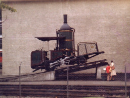 Photo - Ancienne Locomotive à Vapeur   ( Musée ? ) - Eisenbahnen