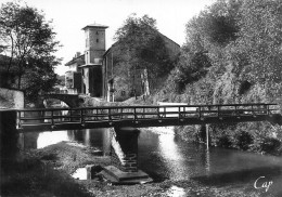 St Jean Pied De Port * Pont Sur La Nive Et Le Clocher Navarrais - Saint Jean Pied De Port