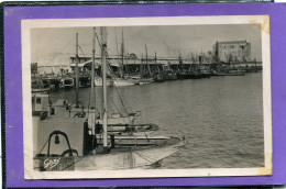 56  .LORIENT  ,  Le Port De Pêche , Quai De Déchargement Du Poisson  .cpsm  9 X 14 . - Lorient