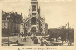 BIARRITZ  Eglise Sirtie De Messe Voitures RV - Biarritz