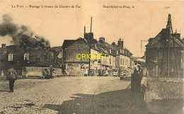 76 Neufchatel En Bray, Passage à Niveau Du Chemin De Fer, Train Qui Arrive ... - Neufchâtel En Bray