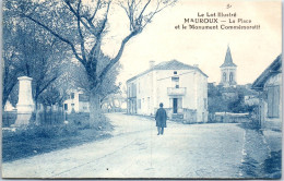 46 MAUROUX - La Place Et Monument Commemoratif  - Other & Unclassified