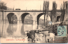 87 LIMOGES - Vue Sur Le Pont Neuf Et Les Laveuses  - Limoges