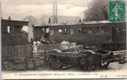 27 BERNAY - Deraillement De L'express 1910, Les Wagons  - Bernay