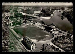 STADES - FOOTBALL - ST LEGER-DES-VIGNES (NIEVRE) - VUE AERIENNE - Stades