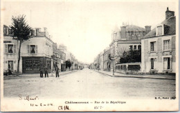 36 CHATEAUROUX - Vue De La Rue De La Republique. - Chateauroux