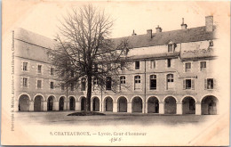 36 CHATEAUROUX - Le Lycee, La Cour D'honneur. - Chateauroux