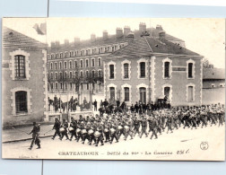 36 CHATEAUROUX - Defile Du 90e R.I, La Caserne. - Chateauroux