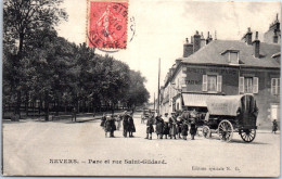 58 NEVERS - Place Et Rue Saint Gildard  - Nevers