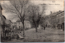 13 EYGALIERES - La Place De La Republique  - Autres & Non Classés