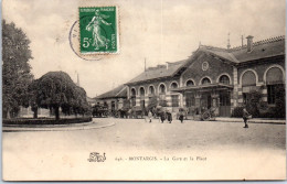 45 MONTARGIS -- Vue Latterale De La Gare Et La Place  - Montargis