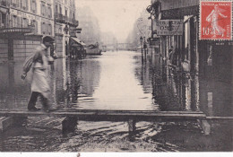 PARIS.......CRUE DE LA SEINE - De Overstroming Van 1910