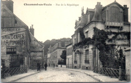 60 CHAUMONT EN VEXIN - La Rue De La Republique  - Chaumont En Vexin