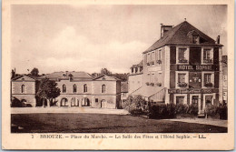 61 BRIOUZE - La Place Du Marche, Salle Des Fetes  - Autres & Non Classés