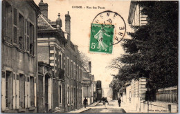 58 COSNE - La Rue Des Ponts. - Cosne Cours Sur Loire