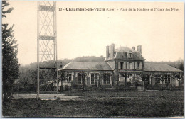 60 CHAUMONT EN VEXIN - Place De La Foulerie, L'ecole. - Chaumont En Vexin