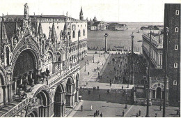 CHURCH AND SQUARE OF ST. MARKS, VENICE, ITALY Circa 1951 USED POSTCARD My7 - Venezia